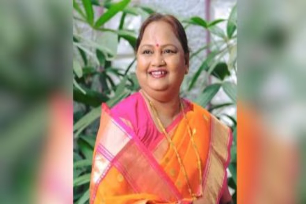 उद्धवसेनेला नाशिकमधून मोठा धक्का : माजी आमदार निर्मला गावित शिंदेसेनेत दाखल 